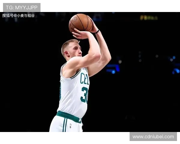 塔图姆轻松突破防线侧翼三分精准命中展现绝佳状态